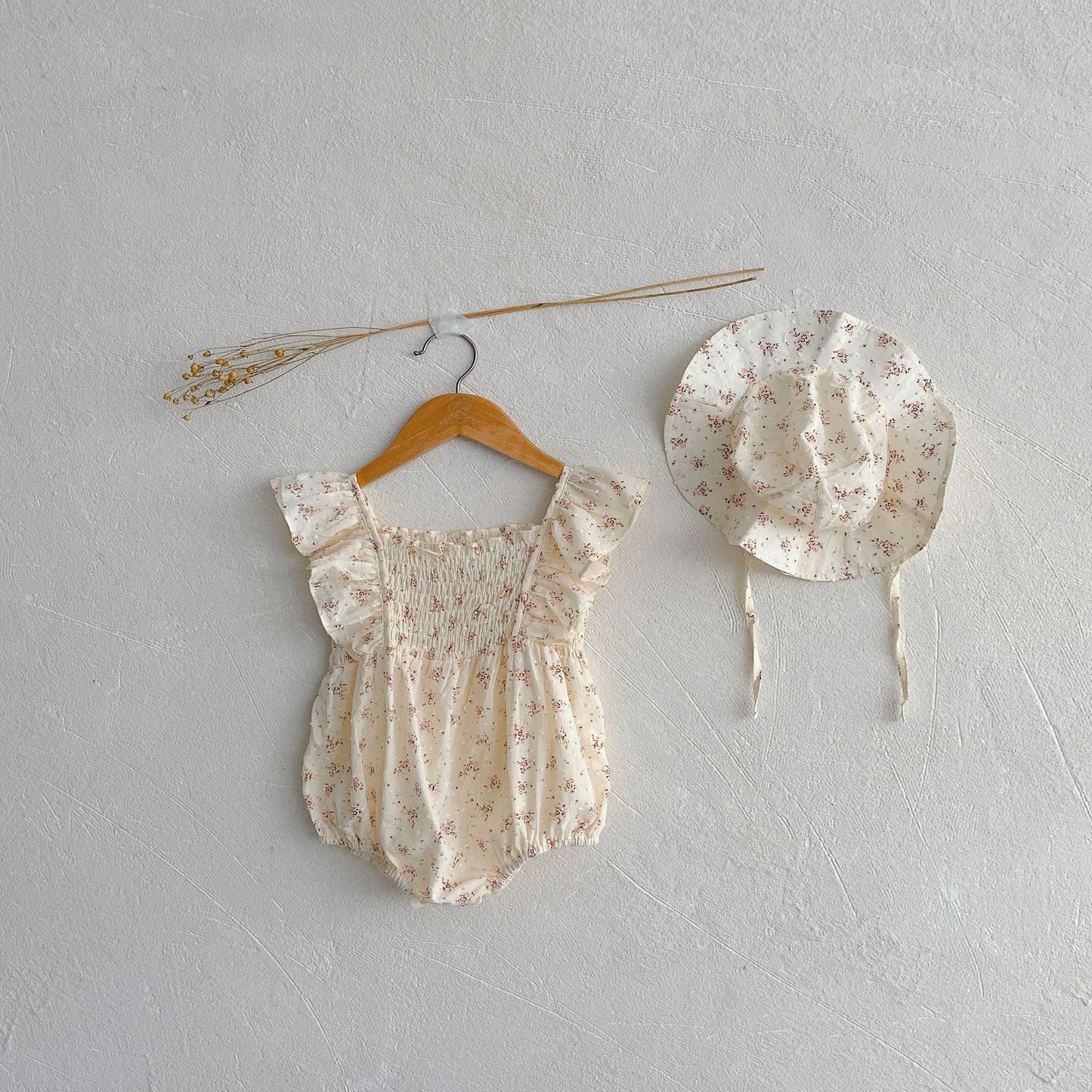 Summer Arrival Baby Girls Fly Sleeves Flowers Pattern Bodysuit