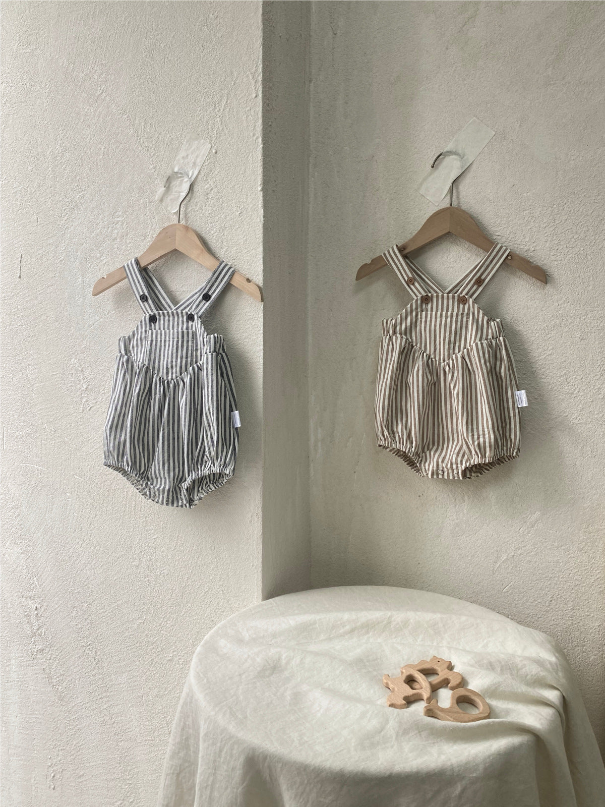 Summer Arrival Baby Sleeveless Striped Pattern Bodysuit