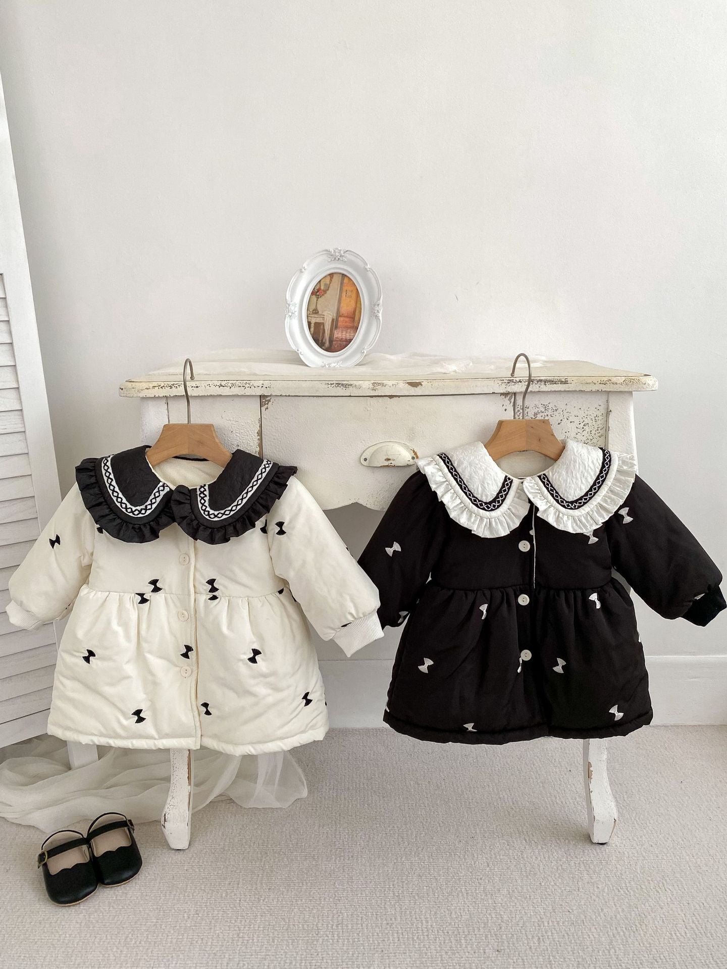 Baby Girls Color Contrast Velvet-In Cute Coat In Winter 120 (5-7Y) / Beige Baby Girls Color Contrast Velvet-In Cute Coat In Winter 120 (5-7Y) / Beige