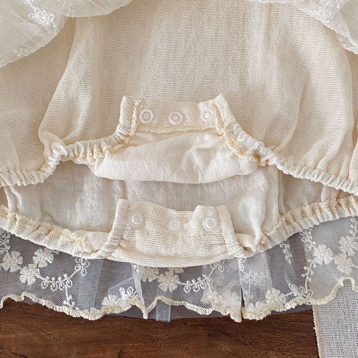 Autumn and Spring Arrival Baby Kids Girls Long Sleeves Flowers Pattern Tulle Decorated Dress