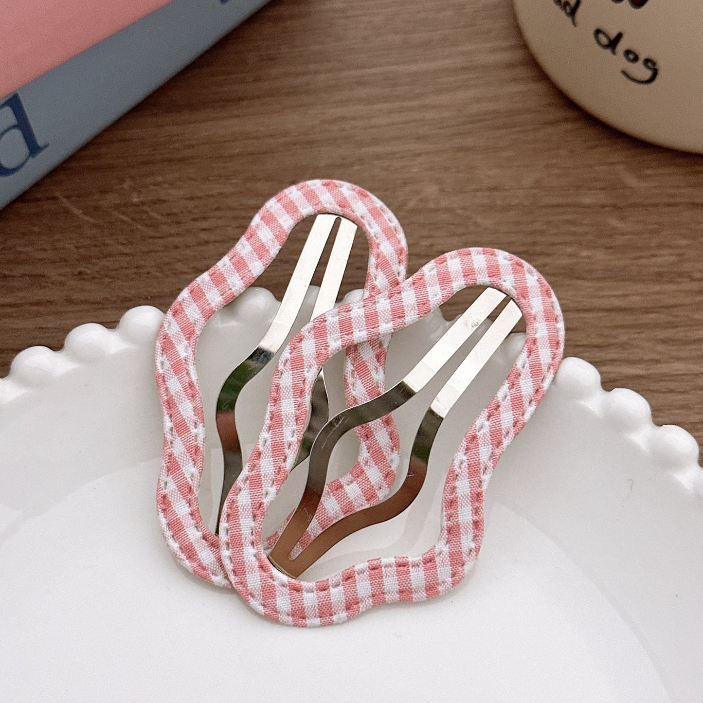 Collection of 2 Pieces Plaid Hollow-out Hair Clips, MyKids-USA®, Hair Pins, Claws & Clips, MyKids-USA - Size/Age - Average Size (0-12Y） - Color - Light Pink -  -  - TR2604302340-B.