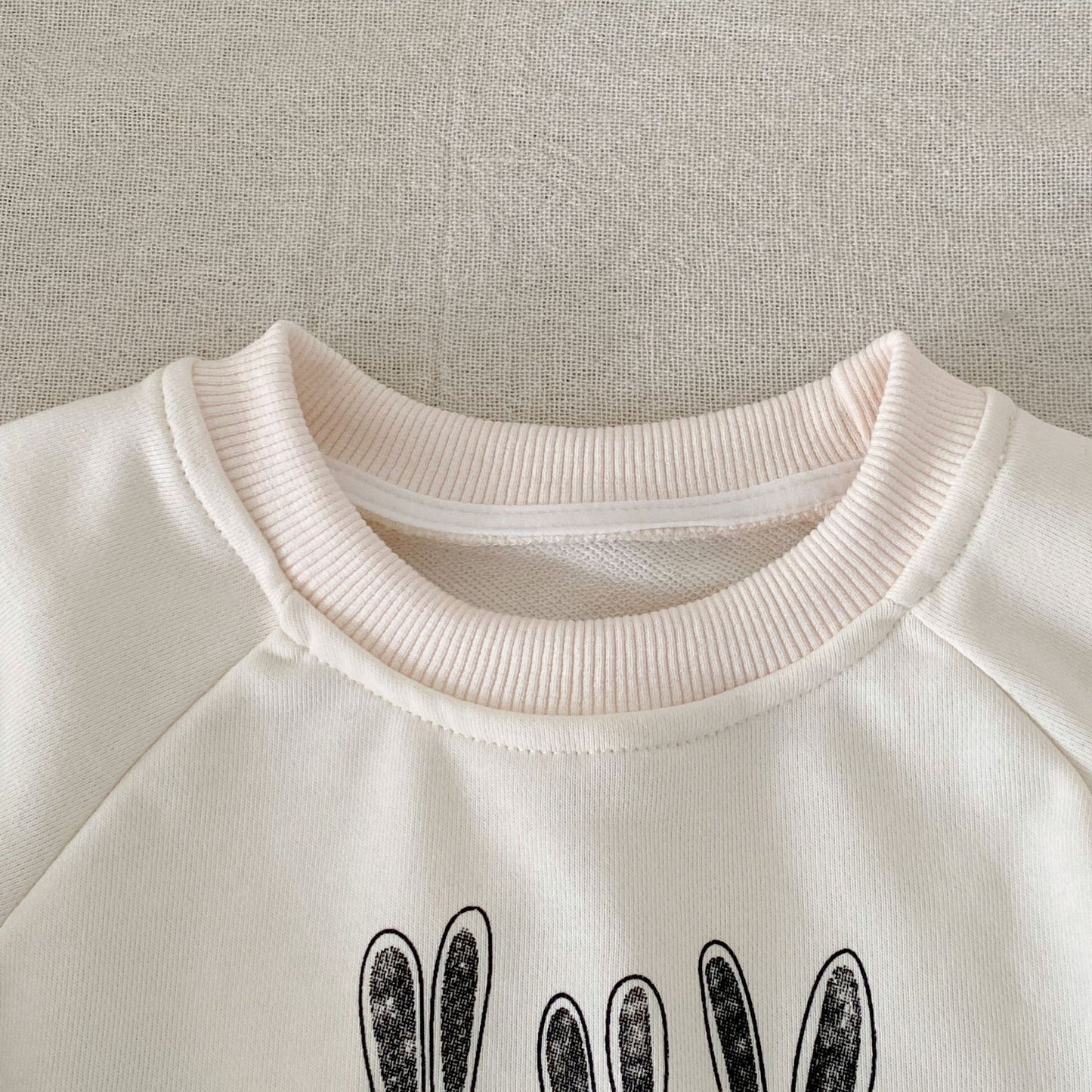 Autumn and Spring Arrival Cartoon Pattern Long Sleeves Crew Neck Pullover for Stylish Girls