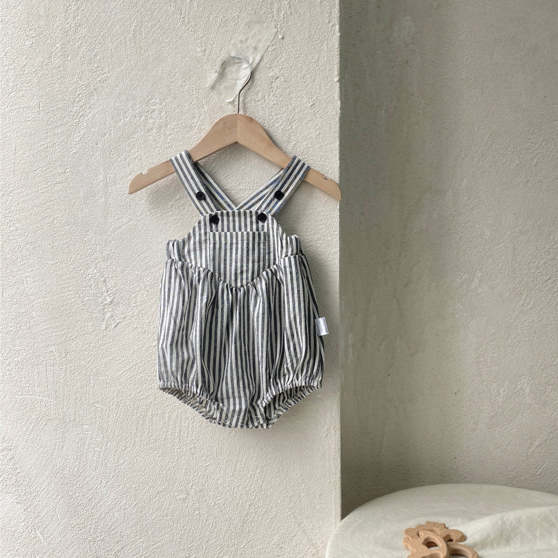 Summer Arrival Baby Sleeveless Striped Pattern Bodysuit