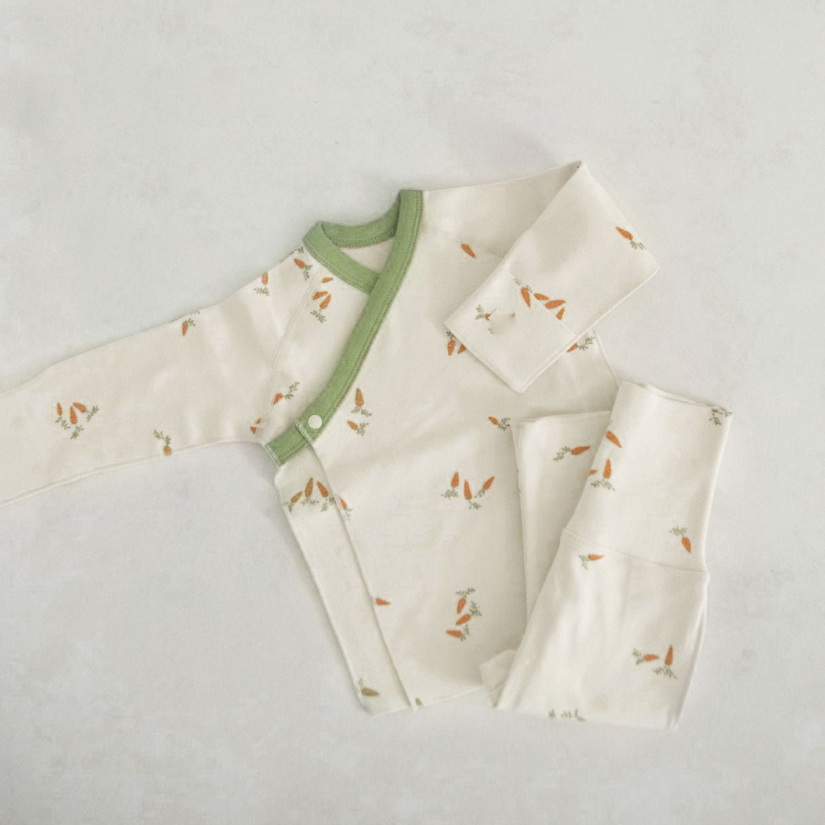 Baby Carrot Pattern Contrast Design Soft Cotton Onesies