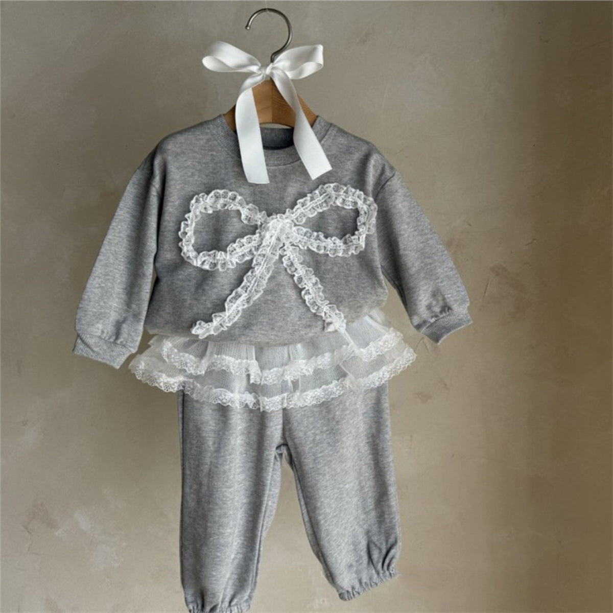 MyKids-USA® Spring and Autumn Baby Kids Girls Long Sleeves Butterfly-bow Pattern Top and Lace Trim Pants