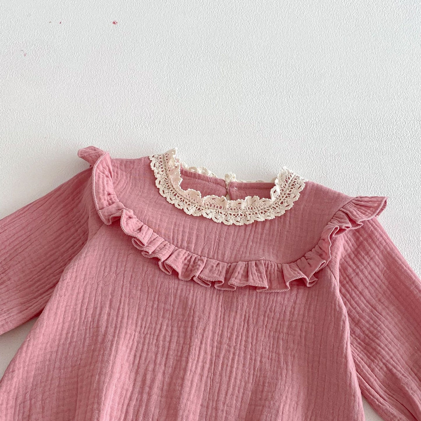 Spring Arrival Baby Girls Long Sleeves Pink Lace Trim Bodysuit