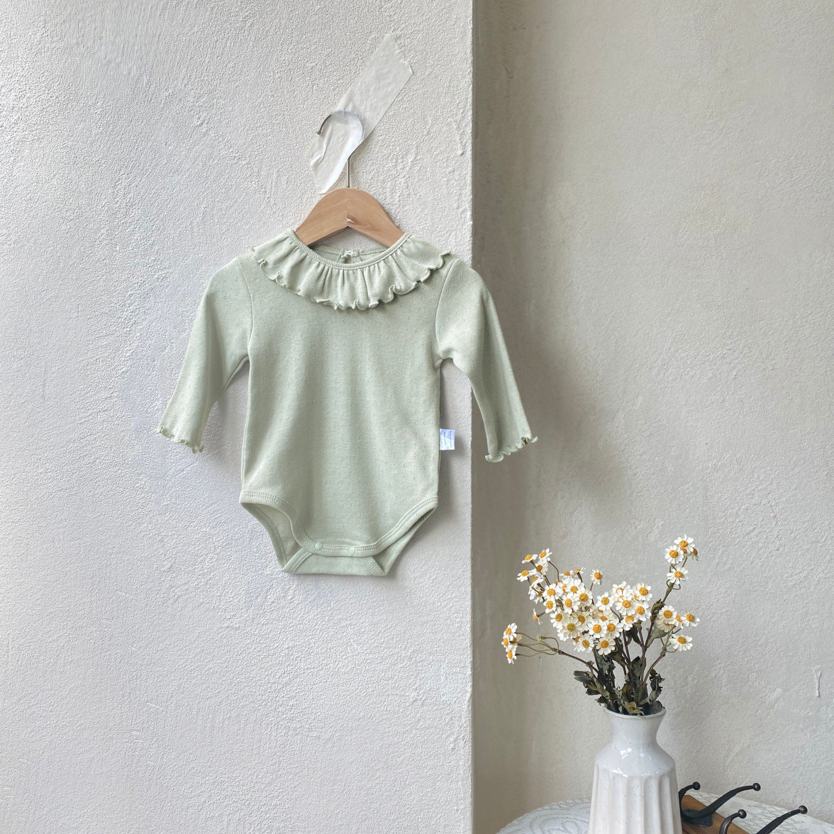 Autumn Arrival Baby Girls Long Sleeves Hollow-out Pattern Bodysuit