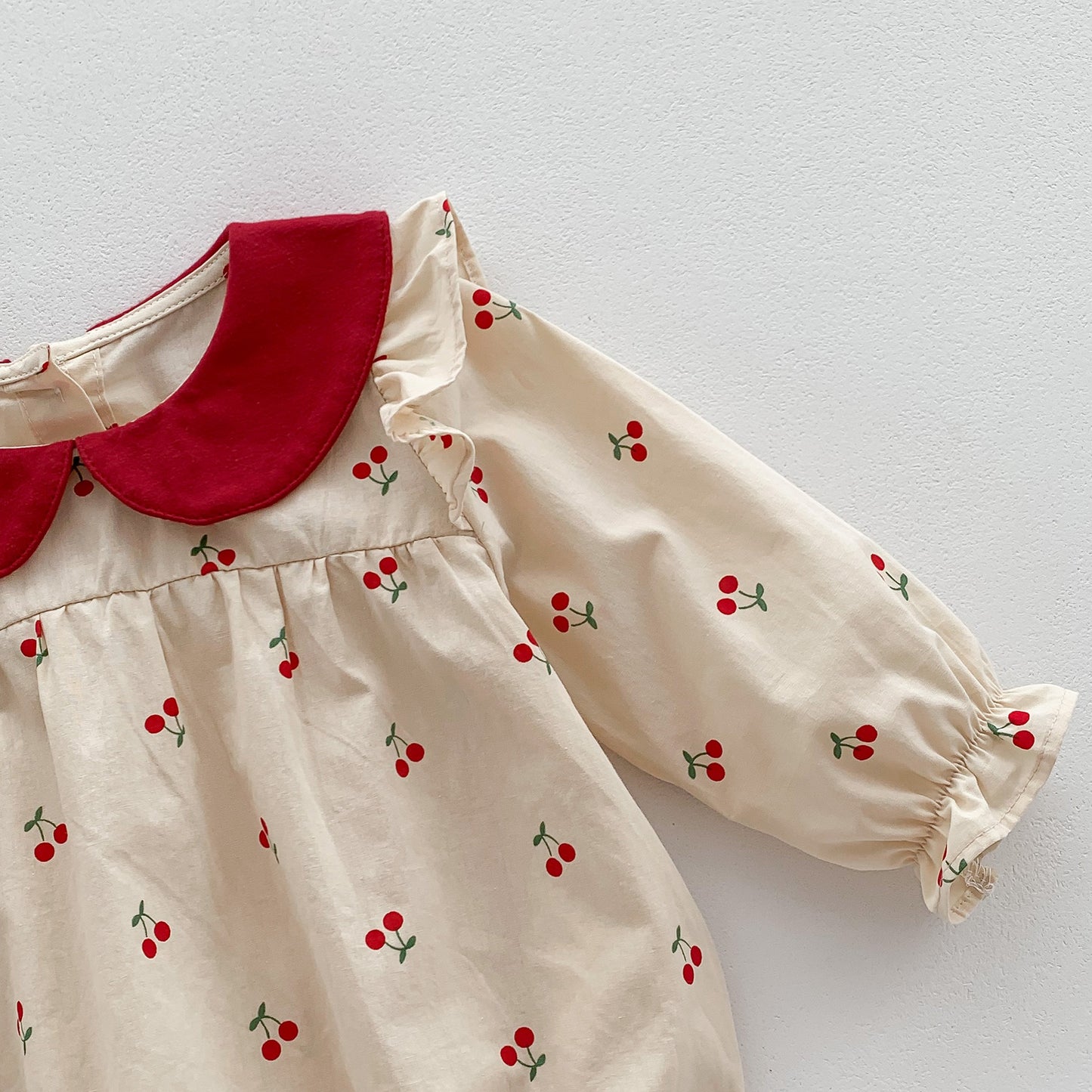 New Arrival Baby Cherry Printing Onesie For Girls With Peter Pan Collar