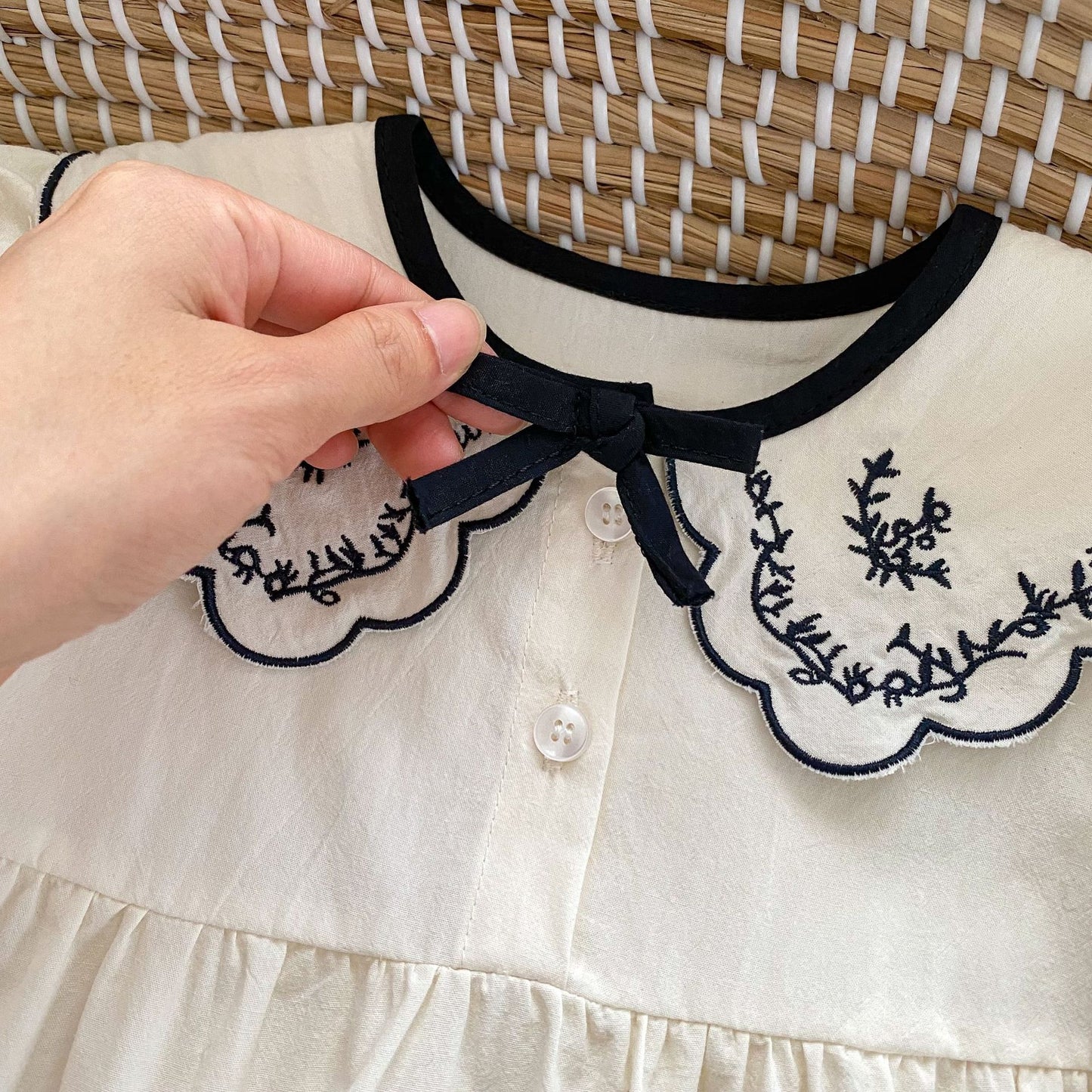 Summer Baby Girls Vine-Embroidered Collar Short Sleeves Onesies