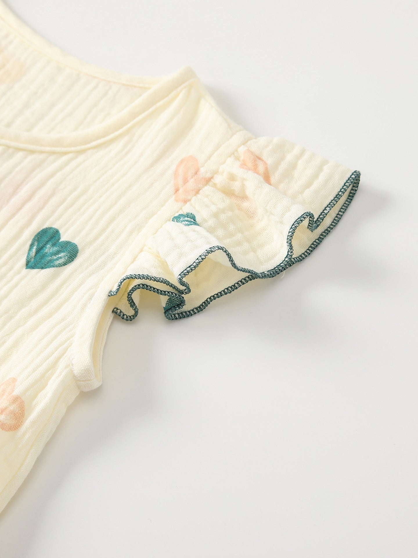 Summer Arrival Baby Girls Fly Sleeves Hearts Pattern Rompers Bodysuits