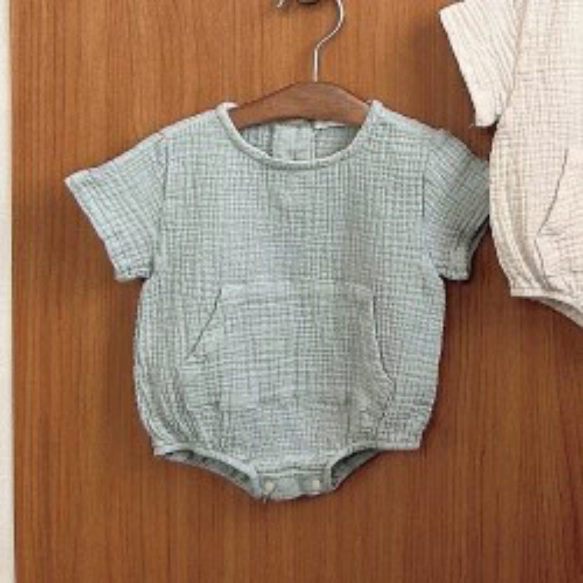 Summer Arrival Baby Short Sleeves Double-Layer Crepe Triangle Bodysuit
