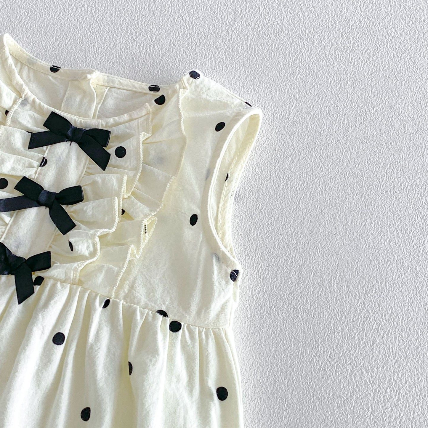Summer Arrival Baby Girls Sleeveless Dots Pattern Bodysuit
