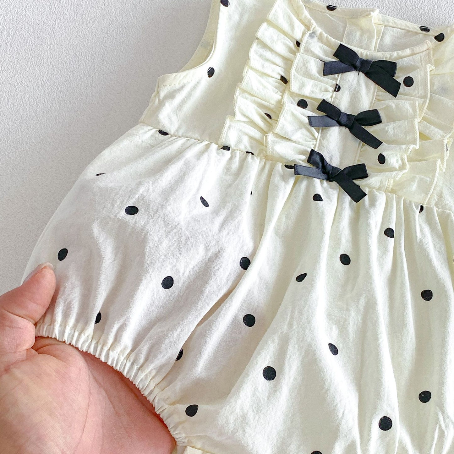 Summer Arrival Baby Girls Sleeveless Dots Pattern Bodysuit