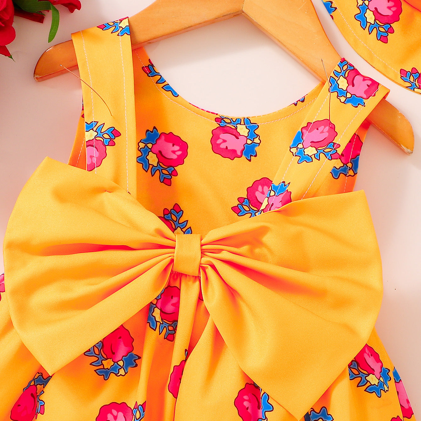 Design Summer Baby Kids Girls Sleeveless Flowers Pattern Dress with Hat