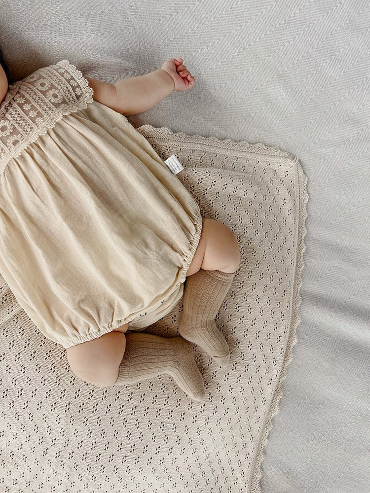 Summer Arrival Baby Girls Sleeveless Lace Flowers Pattern Bodysuit with Hairband