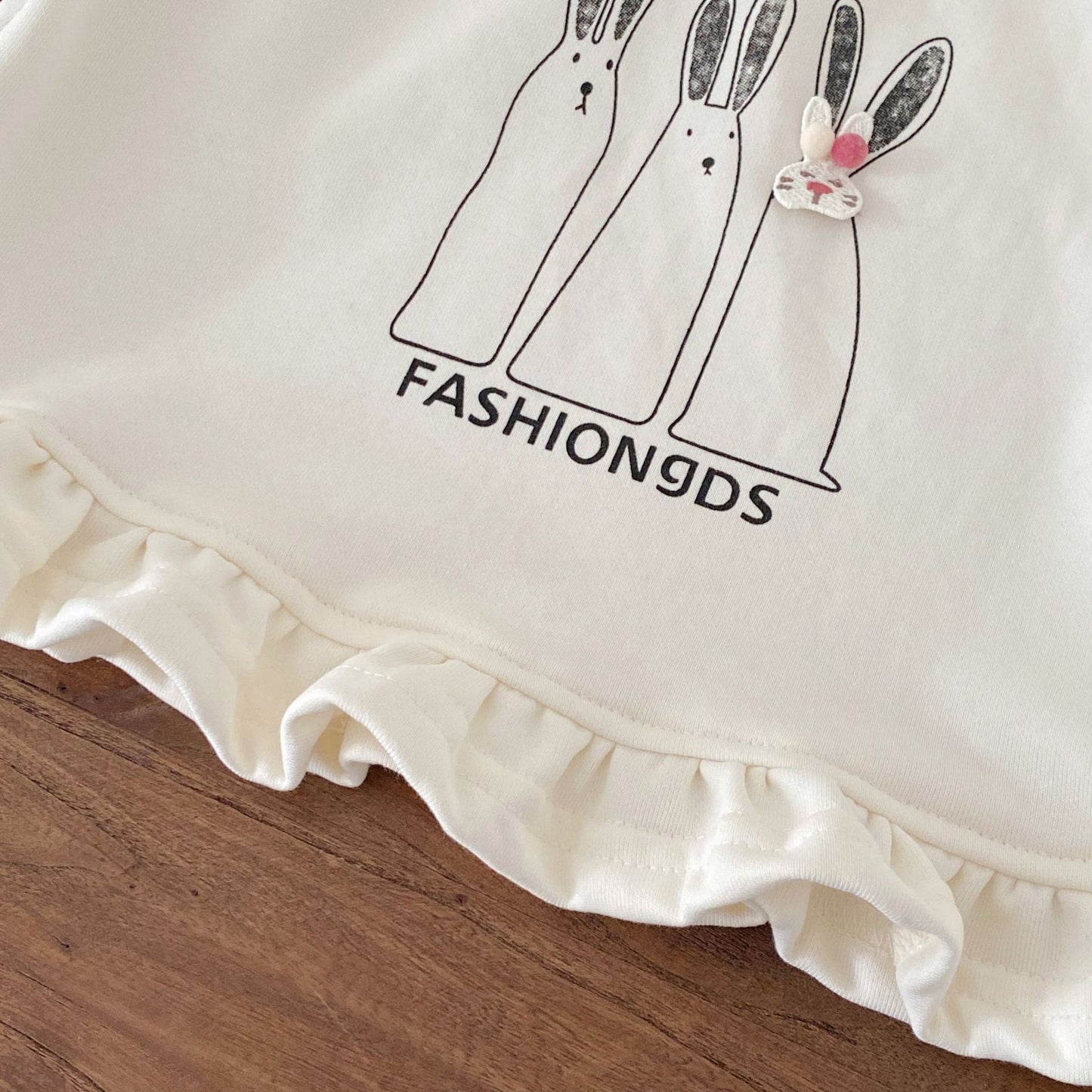 Autumn and Spring Arrival Cartoon Pattern Long Sleeves Crew Neck Pullover for Stylish Girls