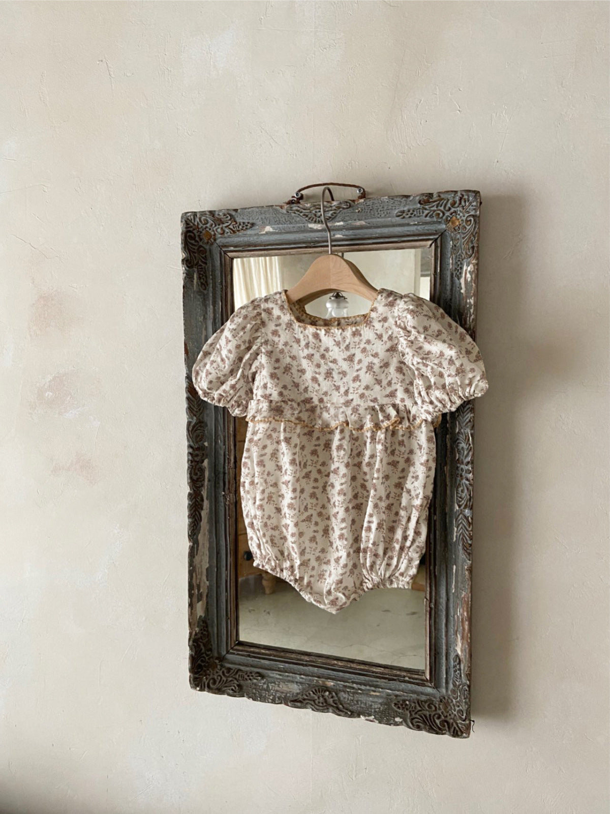 Summer Arrival Baby Short Sleeves Vintage Floral Pattern Bodysuit