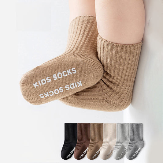 Autumn and Spring Baby Boys and Girls Breathable Letters Pattern Socks