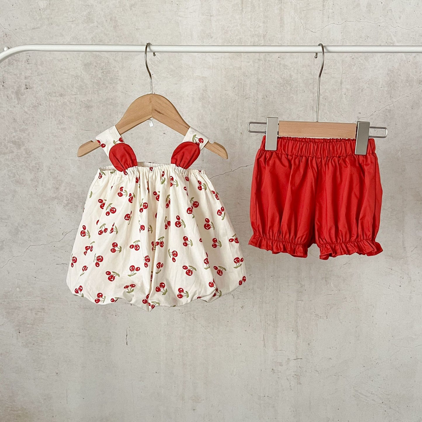 Summer Baby Kids Girls Comfortable Cherry Pattern Strap Top And Solid Shorts Clothing Set