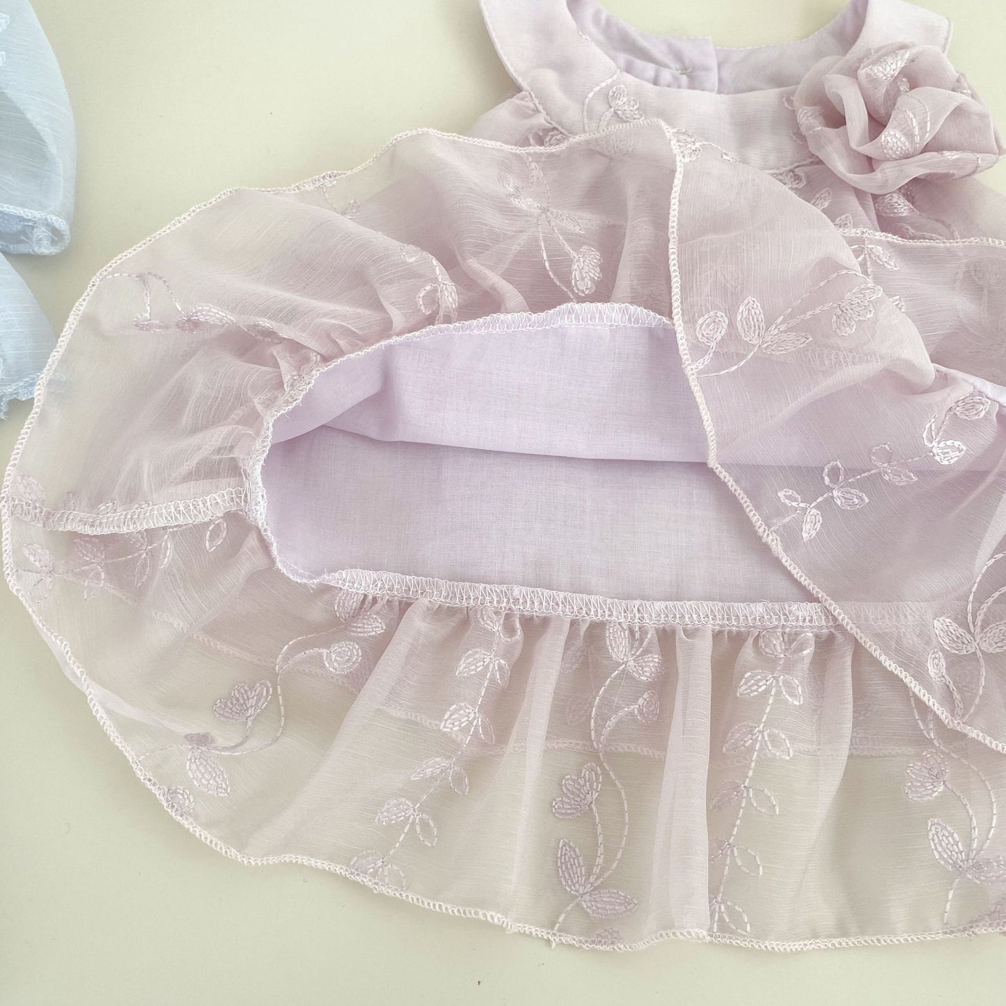 Arrival Summer Baby Kids Girls Sleeveless Flowers Embroidered Pattern Top and Plain Pants Clothing Set