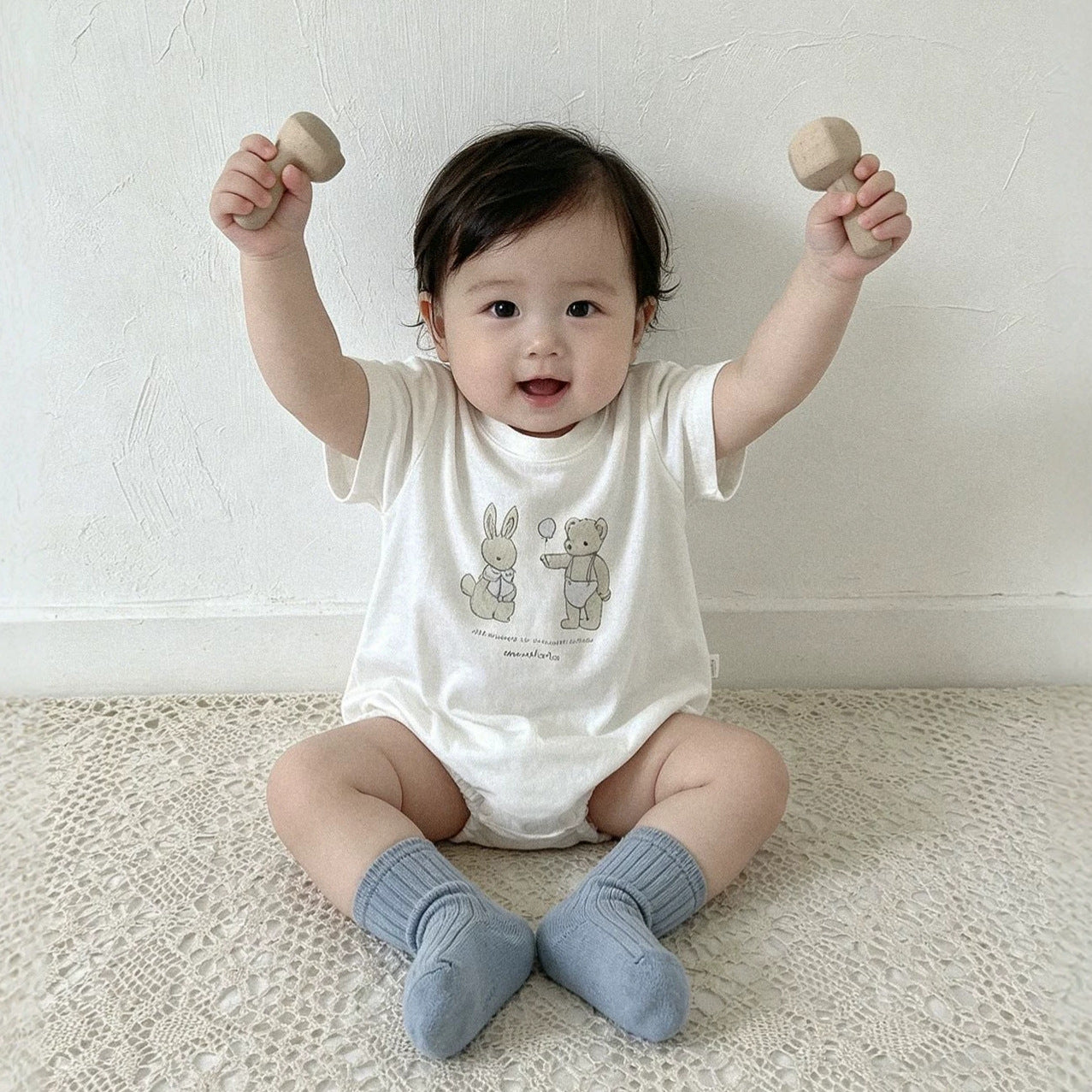 Summer Arrival Baby Short Sleeves Cartoon Bodysuit