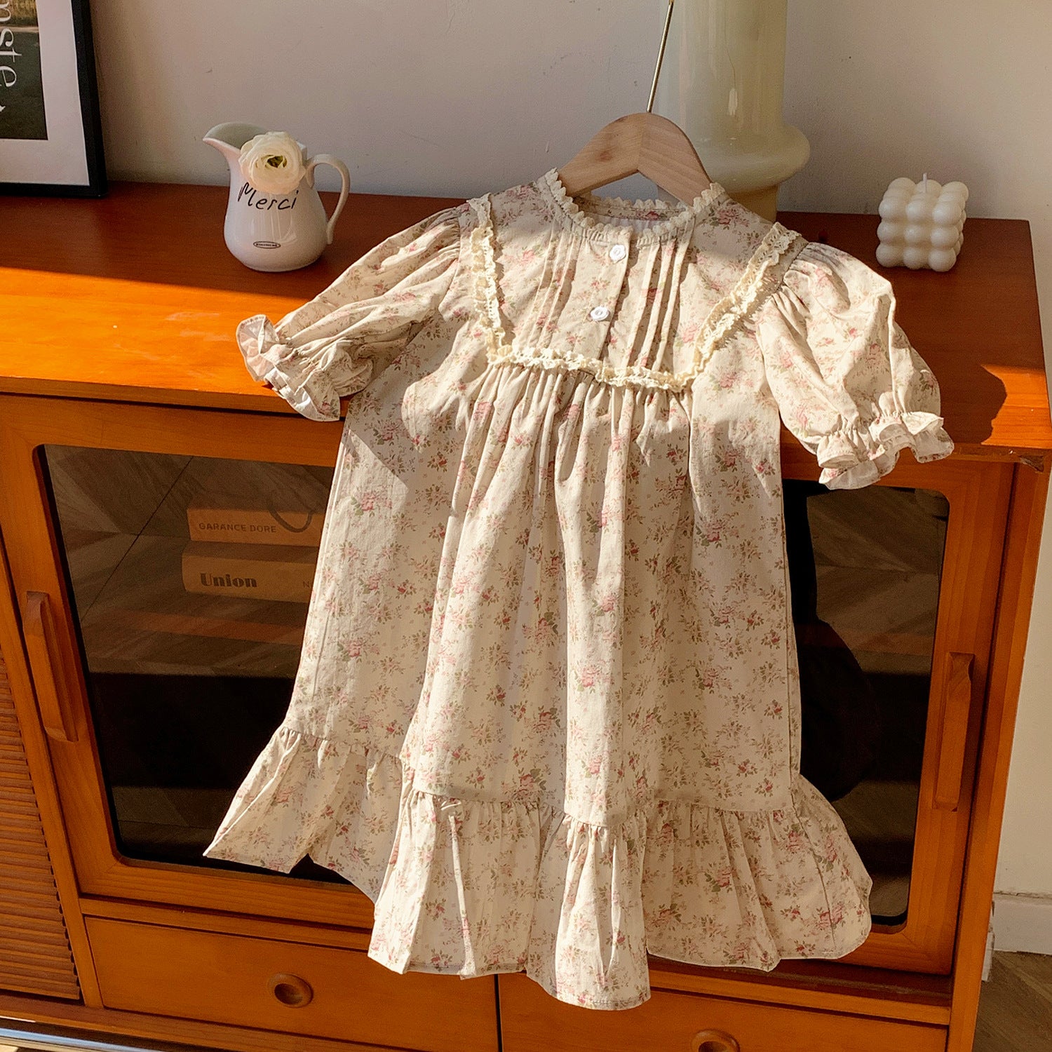 young girl's long brown dress flowers short ruffled sleeves MyKids-USA® French Pattern Puff for Stylish Girls 2023 WORKWEAR NH File includes grid calibration Color:Contrast Color Primavera Floral Sequin Homecoming