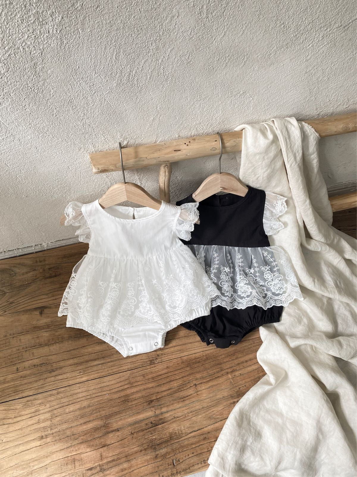 Summer Arrival Baby Girls Fly Sleeves Flowers Pattern Tulle Patchwork Bodysuit Dress