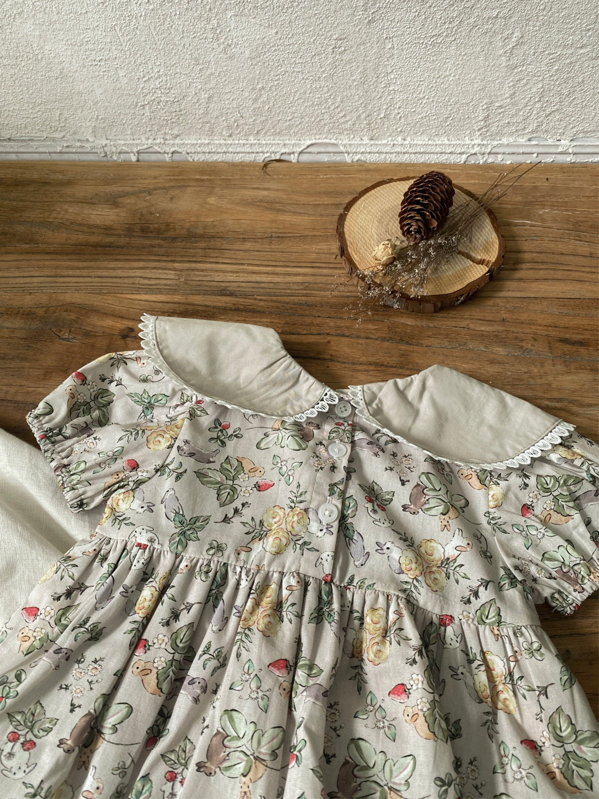 Summer Arrival Baby Girls Short Sleeves Vintage Flowers Pattern Bodysuit Dress