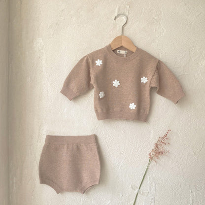 MyKids-USA® Hot Selling Autumn Baby Girls Long Sleeves Flowers Pattern Embroidered Pullover and Plain Shorts Knitted Clothing Set