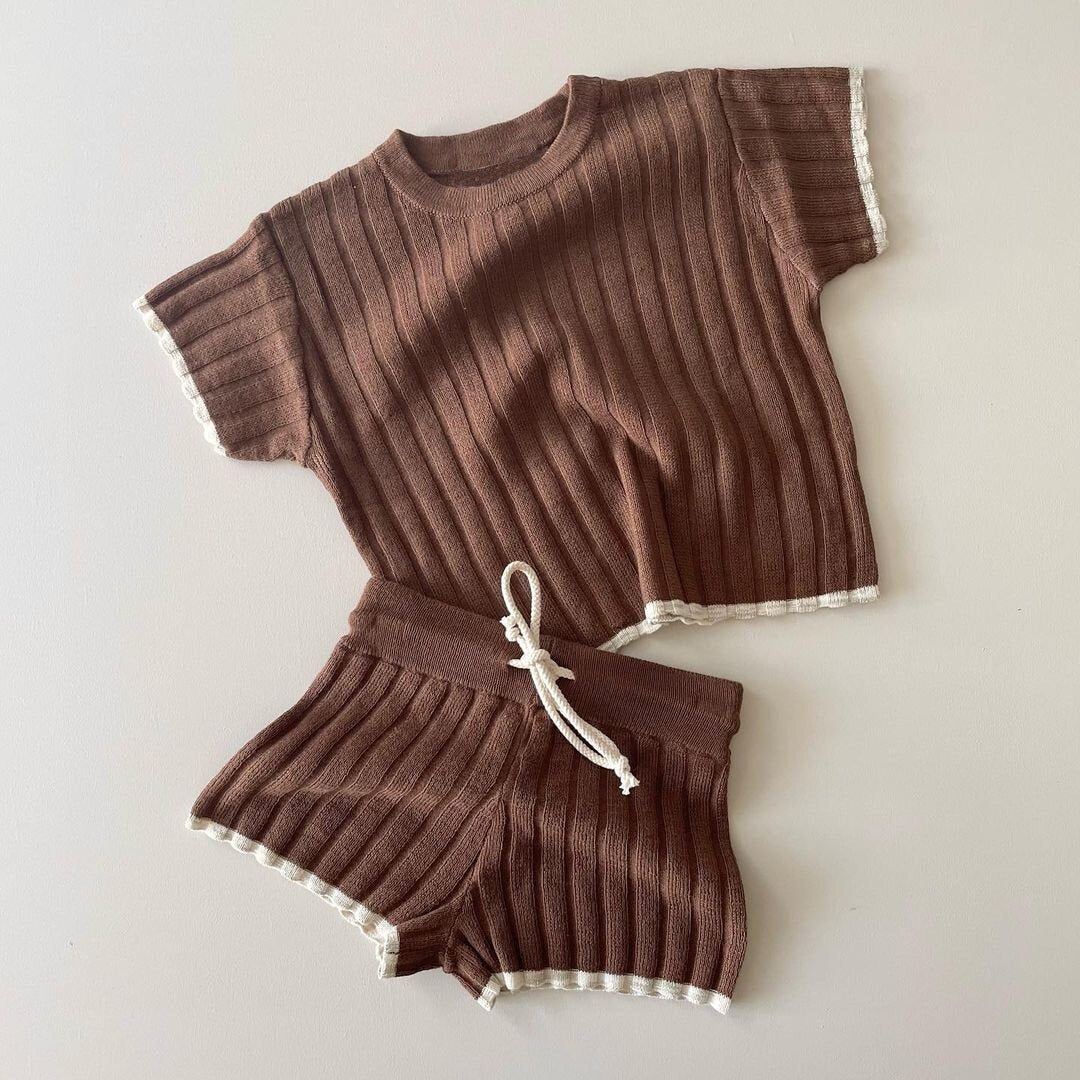 Arrival Spring and Summer Baby Kids Short Sleeves Striped Pattern T-shirt and Shorts Knitted Clothing Set