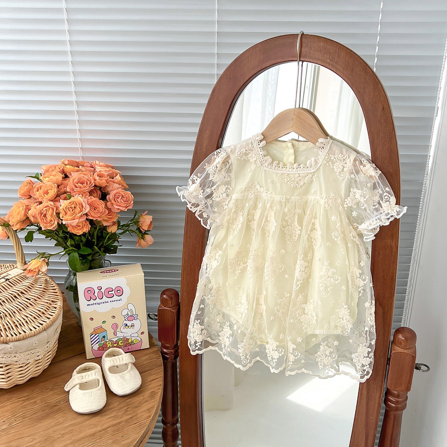 Summer Baby Girls Elegant Floral Embroidery Short Sleeves Lace Mesh Princess Onesie Dress