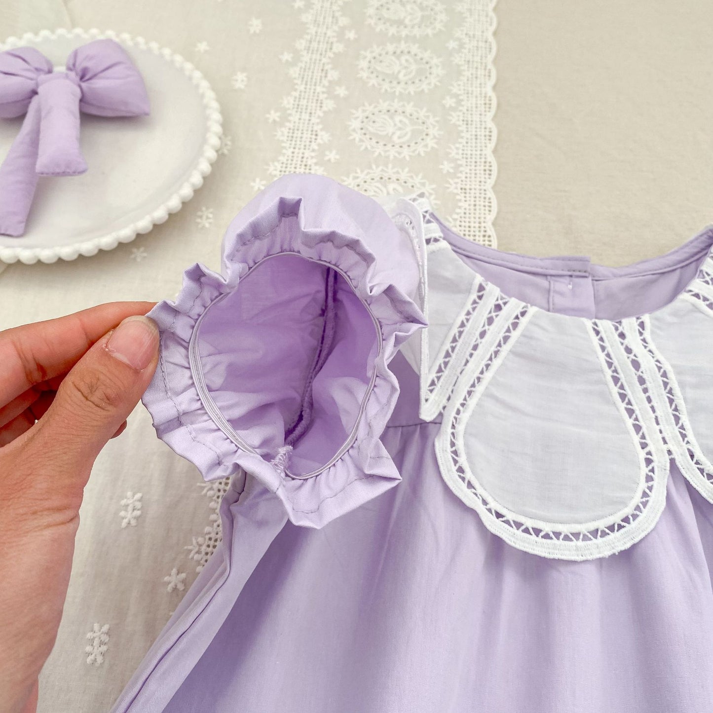 Design Summer Girls Hollow Out Flower Collar Sleeveless Bodysuit and Short Sleeves Dress – Sister Matching Clothing Set