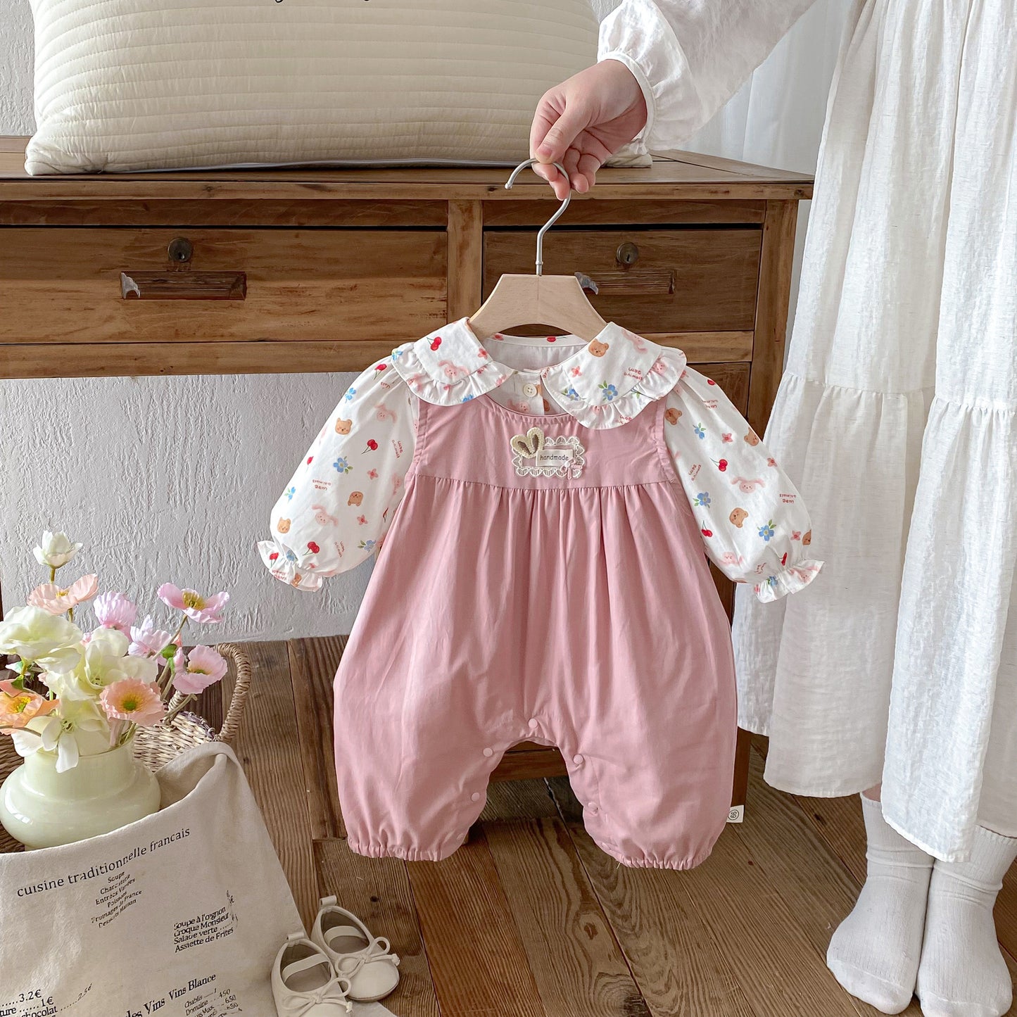 Spring and Autumn Baby Kids Girls Long Sleeves Cartoon Pattern Top and Pink Sleeveless Rompers Clothing Set