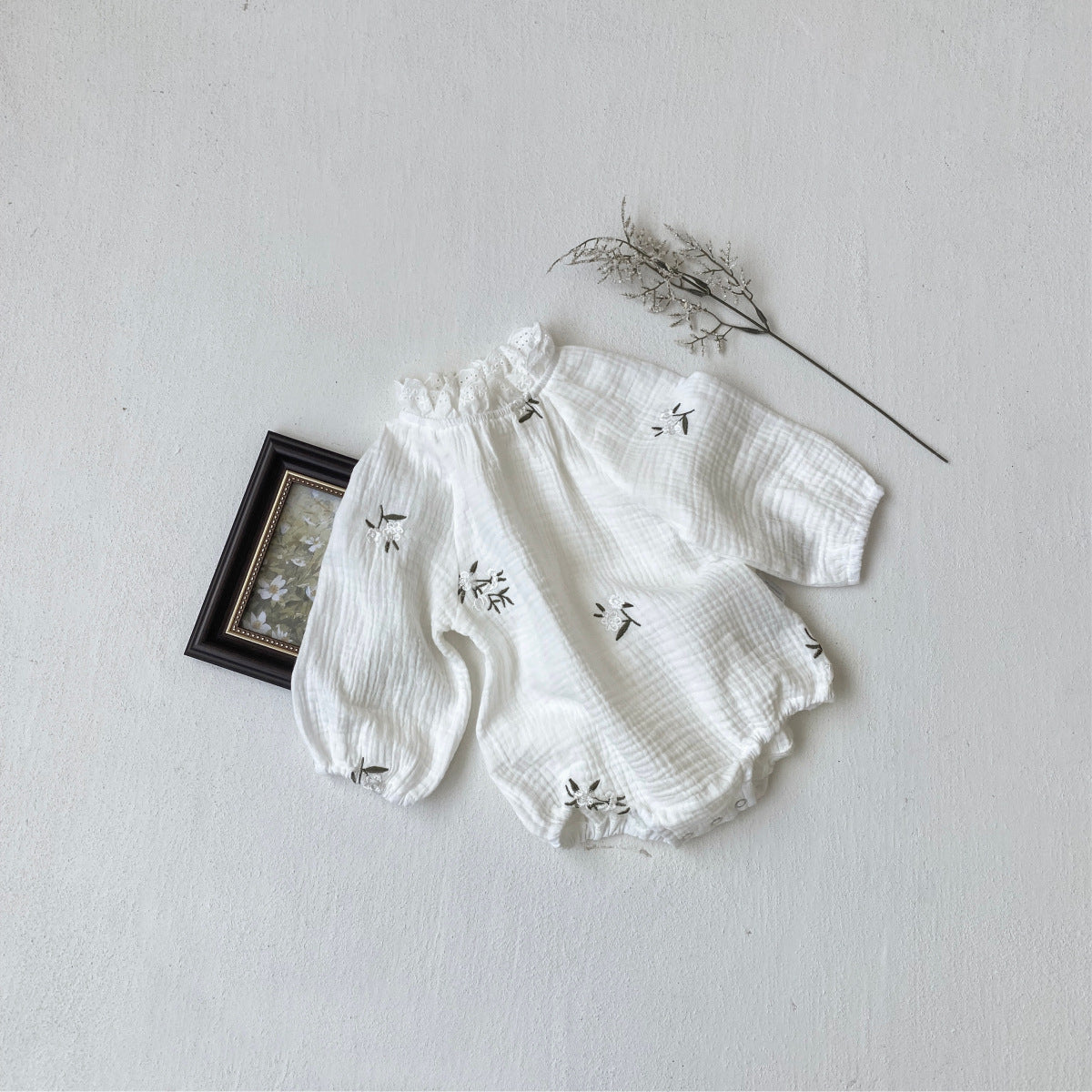 Summer and Spring Arrival Baby Girls Long Sleeves Lace Trim Collar Floral Bodysuit