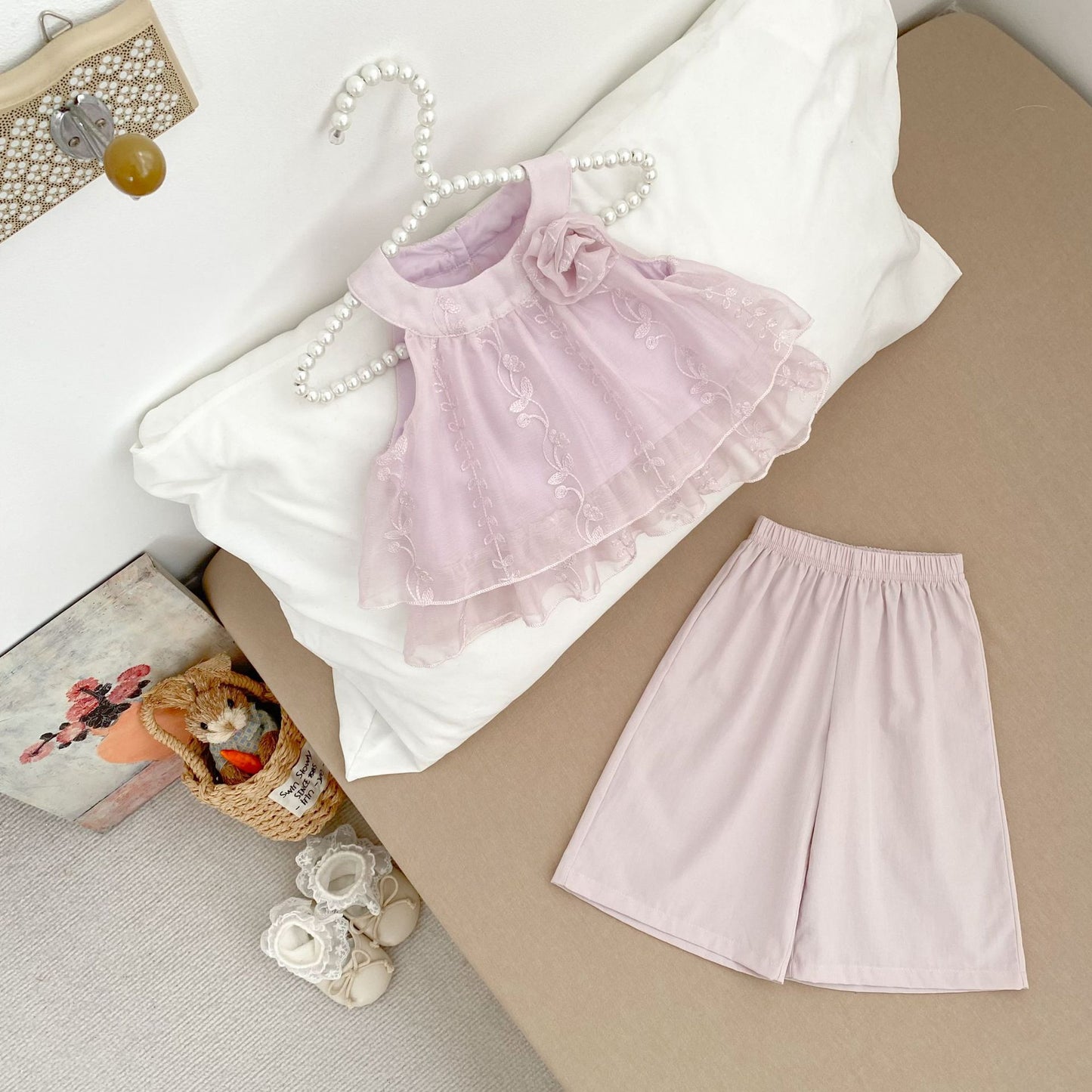 Arrival Summer Baby Kids Girls Sleeveless Flowers Embroidered Pattern Top and Plain Pants Clothing Set