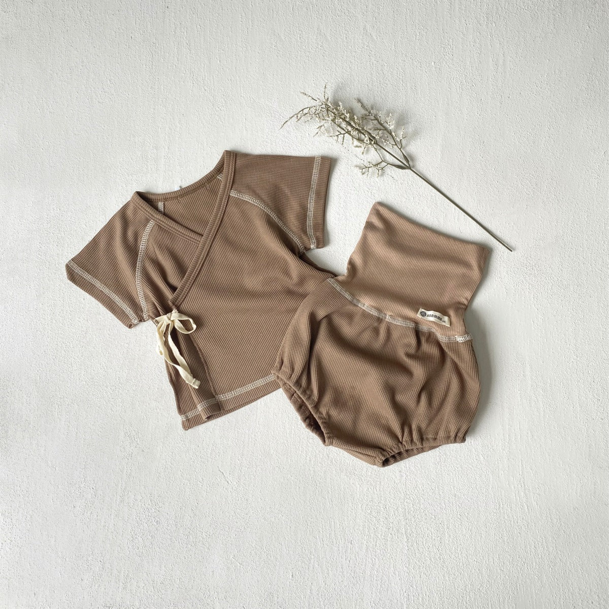 Arrival Summer Baby Kids Short Sleeves V Neck Top and Bloomers Clothing Set