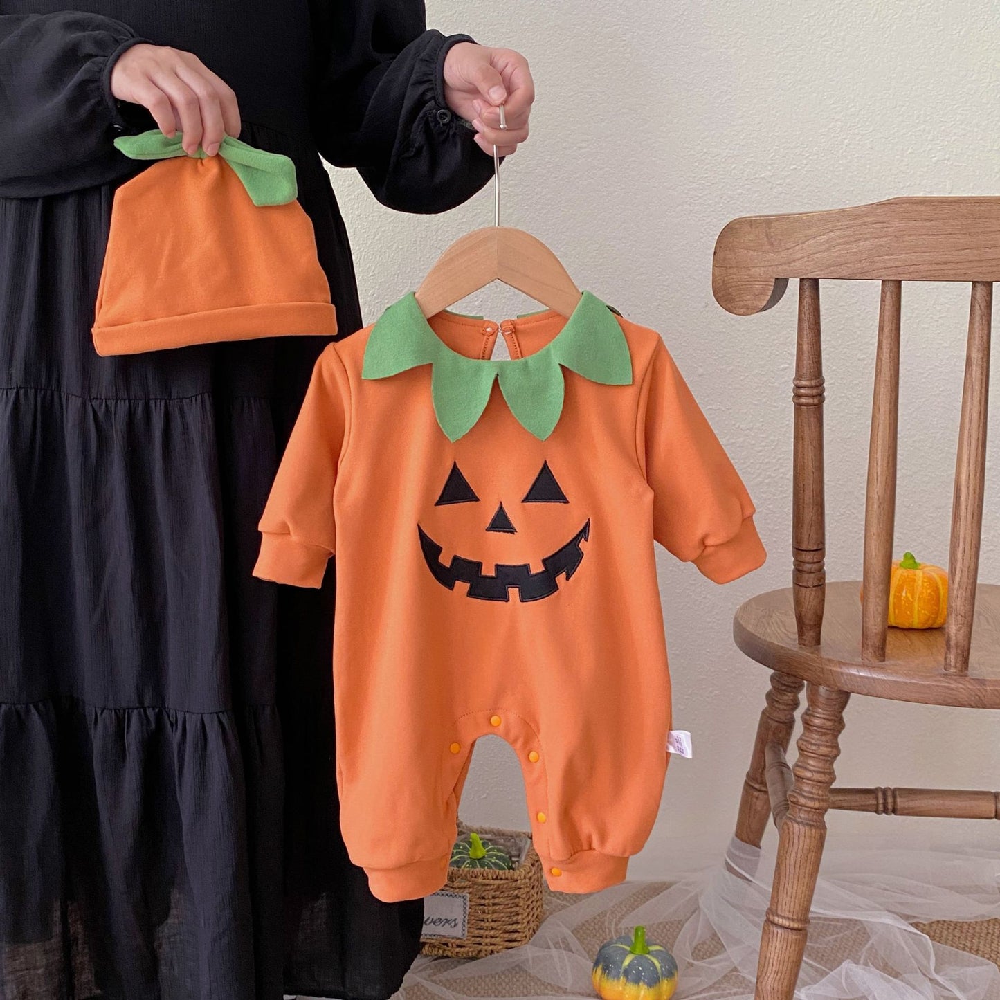 Autumn Arrival Baby Unisex Sleeveless Halloween Pumpkin Pattern Rompers with Hat, MyKids-USA®, Baby & Toddler Outfits, MyKids-USA -  -  -  -  -  -  - 