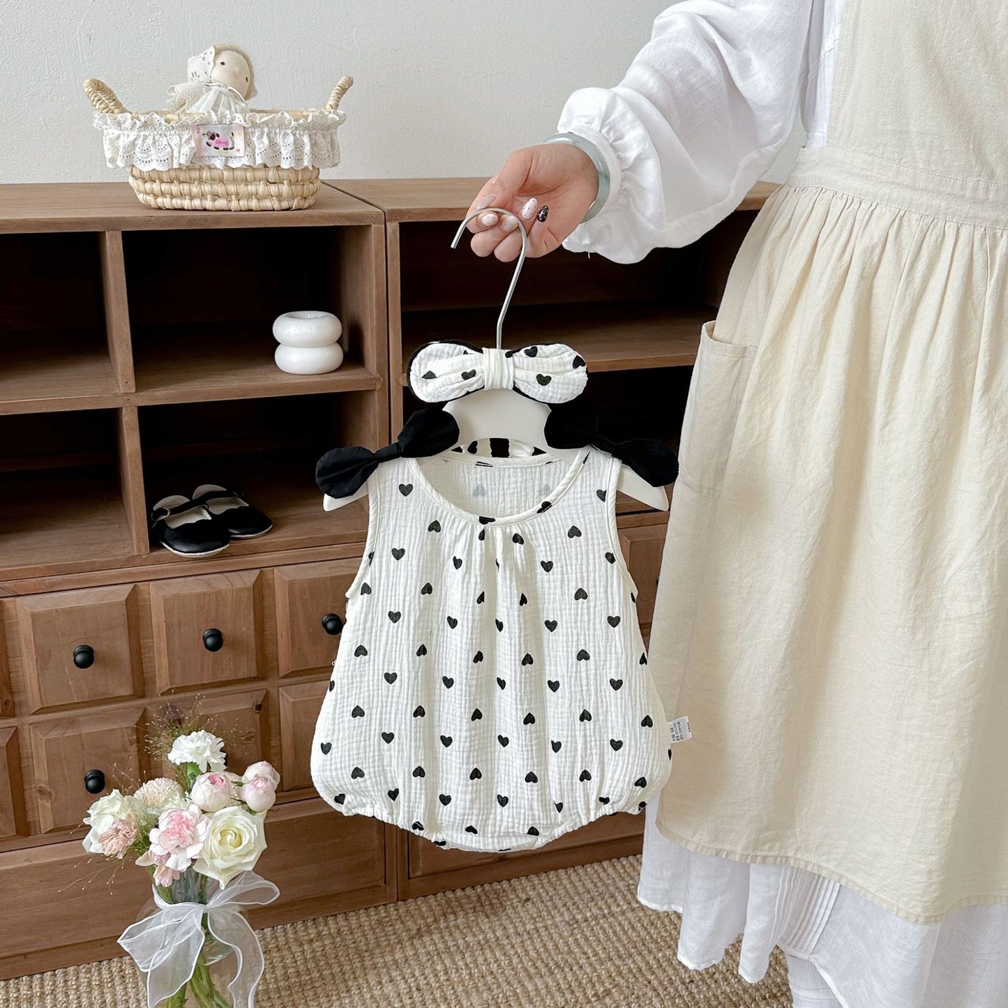 Summer Arrival Baby Girls Sleeveless Hearts Pattern Bodysuit
