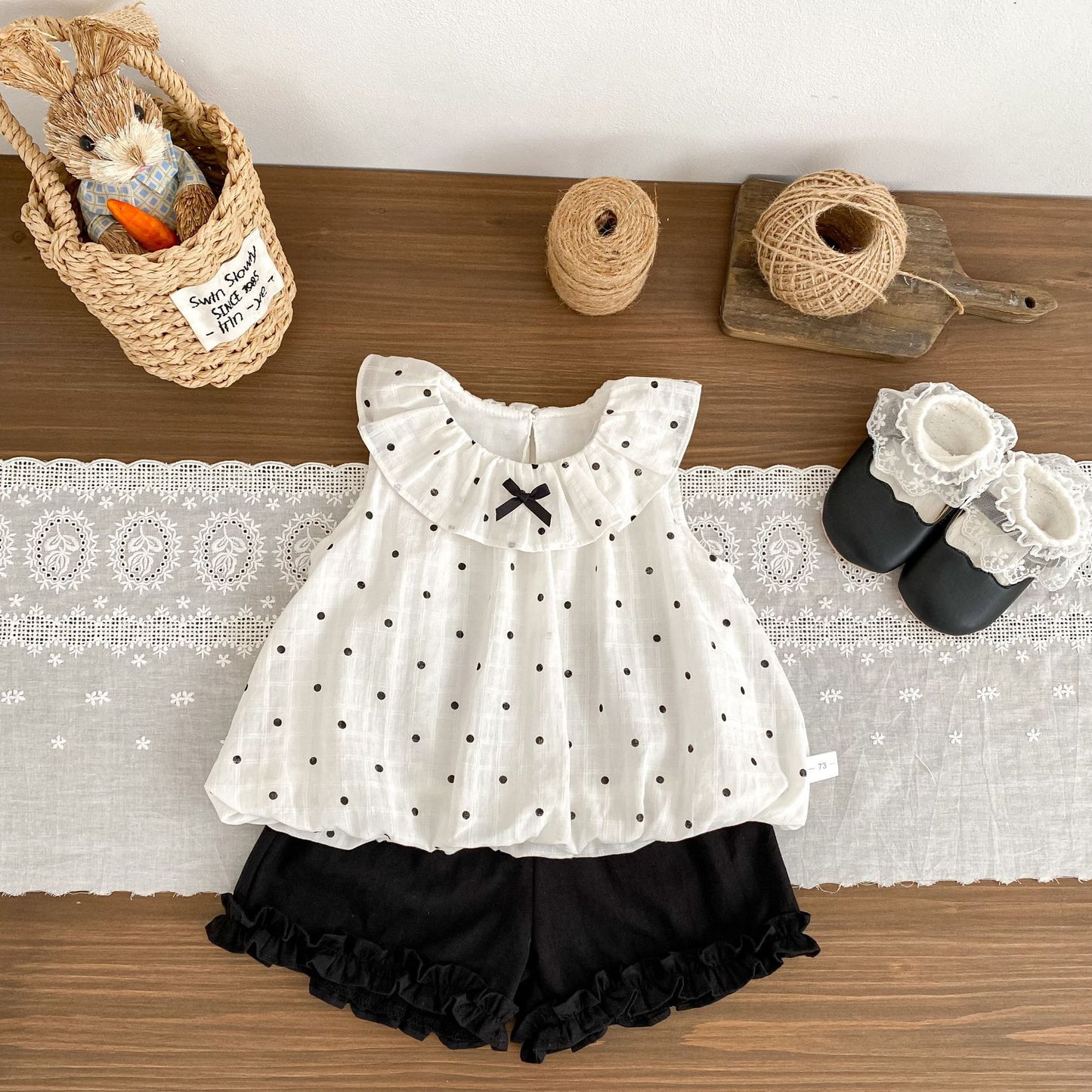 Arrival Summer Baby Kids Girls Sleeveless Dots Pattern Vest and Plain Shorts Clothing Set