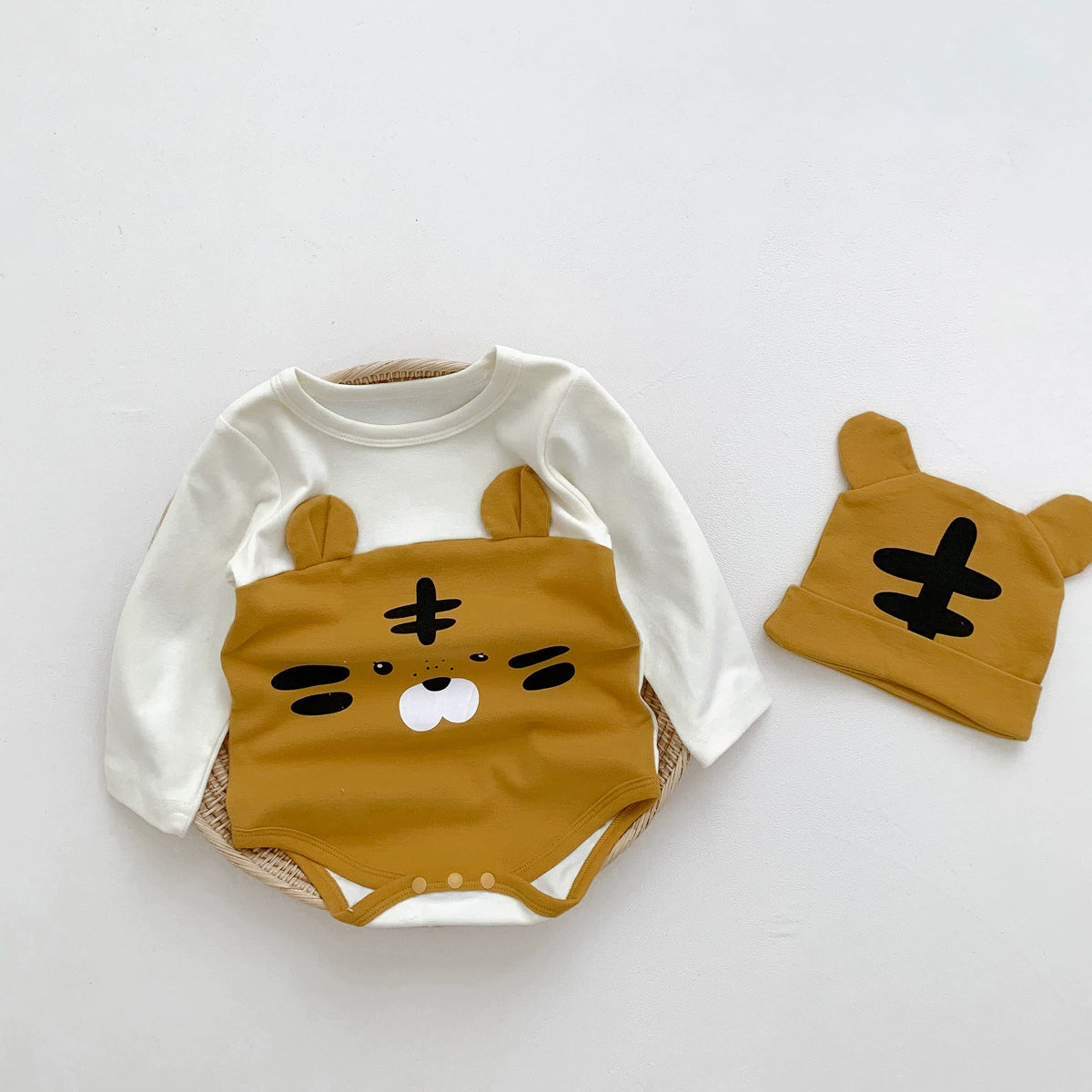 Autumn Arrival Baby Unisex Long Sleeves Cute Tiger Pattern Bodysuit