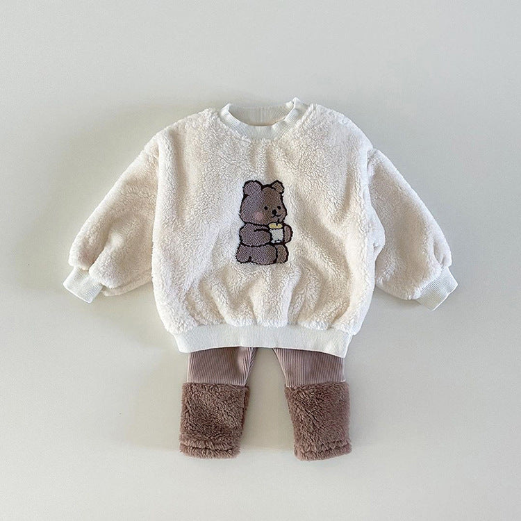 Conjunto de piezas de pantalones combinados con capucha de felpa con patrón bordado de oso bebé 
