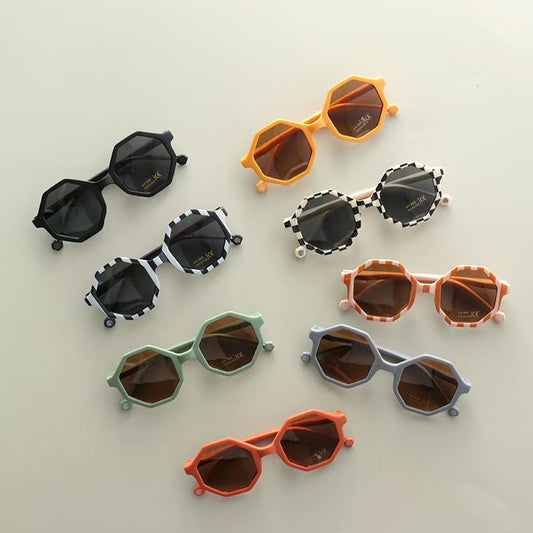 Gafas de sol con marco de polígono de moda de varios estilos para niños 