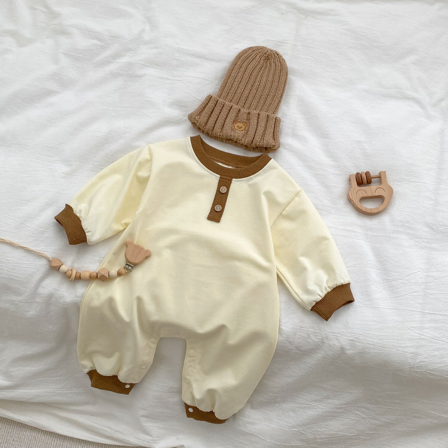 Monos de manga larga con diseño de patchwork de color liso para bebé 