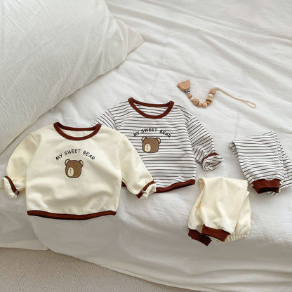 Conjuntos de pantalones combinados con capucha y patrón de oso de dibujos animados para bebés 