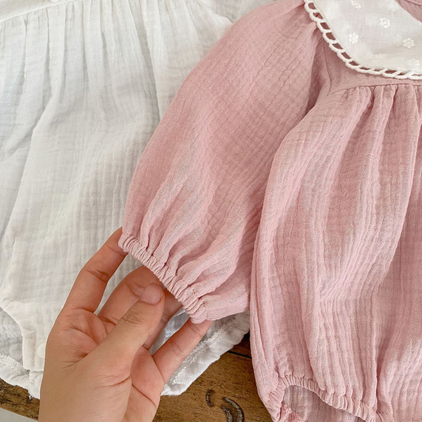 Body de algodón suelto de manga larga de color liso para bebé niña 