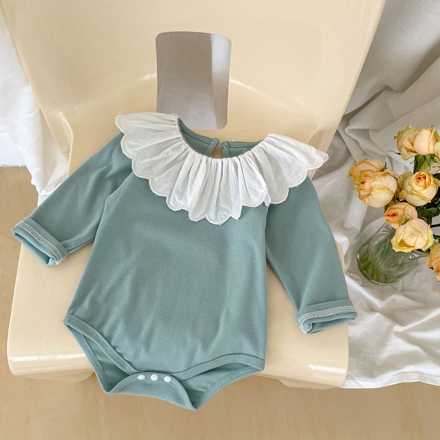 Body de manga larga con diseño de cuello con volantes de color sólido para niña bebé 